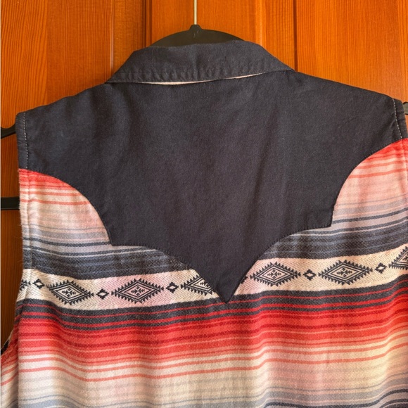 Ariat Women's Sleeveless Button Down Shirt - Red, Black, White Stripes - Picture 8 of 8